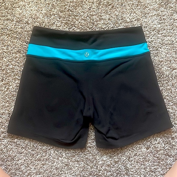 Lululemon blue and black mid rise spandex shorts - Picture 1 of 5